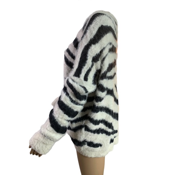 Express Zebra Animal Print Sweater Laced Front Fuzzy Soft Pullover Women's Large - Picture 7 of 10